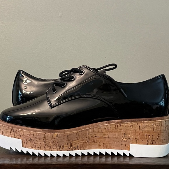 Aldo Werelia Black Patent Faux Leather Platform Shoes Size 9 - Picture 3 of 6